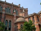 [Cliquez pour agrandir : 116 Kio] Shanghai - She Shan : la basilique Notre-Dame : le flanc.