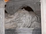 [Cliquez pour agrandir : 73 Kio] Saint-Denis - La basilique : le tombeau de Louis XII et Anne de Bretagne : transit d'Anne de Bretagne.