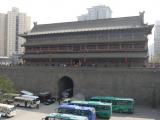 [Cliquez pour agrandir : 87 Kio] Xi'an - Les remparts : la porte Est.