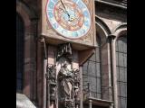 [Cliquez pour agrandir : 122 Kio] Strasbourg - La cathédrale : horloge côté Sud.