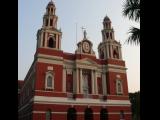 [Cliquez pour agrandir : 100 Kio] Delhi - La cathédrale du Sacré-Cœur : la façade.