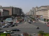 [Cliquez pour agrandir : 94 Kio] Xi'an - L'avenue Nord vue depuis la tour de la cloche.