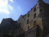 [Cliquez pour agrandir : 70 Kio] Dordogne - Le château de Beynac : la façade arrière du château, surplombant la falaise.