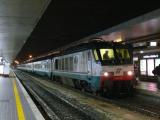 [Cliquez pour agrandir : 90 Kio] Rome - Train en gare de Roma Termini.