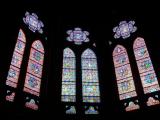 [Cliquez pour agrandir : 120 Kio] Bayonne - La cathédrale : vitraux du déambulatoire.