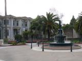 [Cliquez pour agrandir : 84 Kio] Oakland - Preservation Park: Lakham -Ducell Fountain and White House.
