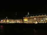 [Cliquez pour agrandir : 59 Kio] Bordeaux - La place de la bourse, de nuit.