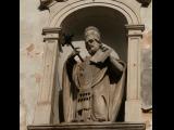 [Cliquez pour agrandir : 98 Kio] Rio de Janeiro - L'église Nossa Senhora de Lapa des Mercadores : la façade : statue.