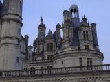 [Cliquez pour agrandir : 86 Kio] Chambord - Le château : les décorations des toits.