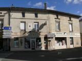 [Cliquez pour agrandir : 83 Kio] Saint-André-de-Cubzac - La maison natale de Jacques-Yves Cousteau : vue générale.