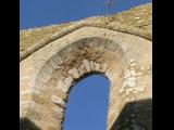 [Cliquez pour agrandir : 106 Kio] Yèvre-le-Châtel - L'église Saint-Lubin : fenêtre.