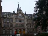 [Cliquez pour agrandir : 91 Kio] Lille - L'Université catholique : le bâtiment principal : vue générale.