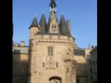 [Cliquez pour agrandir : 75 Kio] Bordeaux - La porte Cailhau : vue générale.