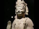 [Cliquez pour agrandir : 77 Kio] Pékin - Le Poly art museum : statue de Boddhavista des dynasties Qi du Nord  à Sui (550-617).