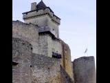 [Cliquez pour agrandir : 96 Kio] Dordogne - Le château de Castelnaud : une autre vue du château.