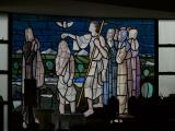 [Cliquez pour agrandir : 82 Kio] Rio de Janeiro - L'église du Sacré-Cœur : vitrail représentant le baptême de Jésus.
