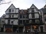 [Cliquez pour agrandir : 95 Kio] Rouen - Place et belles façades.