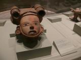 [Cliquez pour agrandir : 81 Kio] Monterrey - Le musée d'histoire mexicaine : tête antropomorphe (200-900).