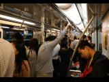 [Cliquez pour agrandir : 98 Kio] Shanghai - Le métro : intérieur d'une rame.