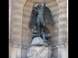 [Cliquez pour agrandir : 92 Kio] Paris - La fontaine Saint-Michel : l'archange Saint-Michel.