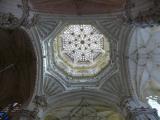 [Cliquez pour agrandir : 97 Kio] Burgos - La cathédrale : plafond sculpté du chœur.