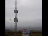 [Cliquez pour agrandir : 37 Kio] Pays Basque - Antenne et mini station-météo sur le Zuhalmendi.