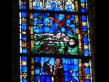 [Cliquez pour agrandir : 133 Kio] Beauvais - La cathédrale : chapelle : vitrail du 14e siècle.