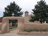 [Cliquez pour agrandir : 89 Kio] Ranchos de Taos - San Francisco de Asís church: general view.