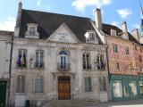 [Cliquez pour agrandir : 103 Kio] Auxerre - L'hôtel de ville.