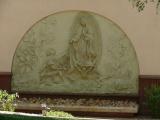 [Cliquez pour agrandir : 75 Kio] Phoenix - Saint-Mary's basilica: low relief representing Our Lady of Guadalupe.