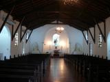 [Cliquez pour agrandir : 64 Kio] Rio de Janeiro - La chapelle de l'école Pequeña Cruzada : la nef.