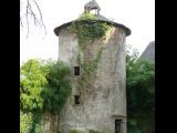 [Cliquez pour agrandir : 119 Kio] Oloron-Sainte-Marie - La chapelle de Légugnon : le pigeonnier.