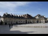 [Cliquez pour agrandir : 67 Kio] Dijon - Le palais des ducs de Bourgogne : la place de la Libération.