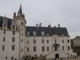 [Cliquez pour agrandir : 58 Kio] Nantes - Le Château des Ducs de Bretagne : le Grand Logis et le Grand Gouvernement.