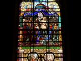[Cliquez pour agrandir : 142 Kio] Belfort - La cathédrale : vitrail de Jeanne d'Arc au couronnement de Charles VII.