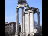 [Cliquez pour agrandir : 75 Kio] Rome - Le forum : les colonnes du temple des Dioscures.