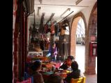 [Cliquez pour agrandir : 144 Kio] Mexico - Le marché artisanal de Balderas : restaurant.