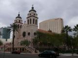 [Cliquez pour agrandir : 74 Kio] Phoenix - Saint-Mary's basilica: general view.