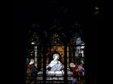 [Cliquez pour agrandir : 61 Kio] Biarritz - L'église Sainte-Eugénie : vitrail représentant les disciples d'Emmaus.