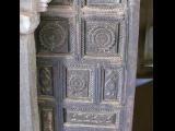 [Cliquez pour agrandir : 163 Kio] Jaipur - Le fort d'Amber : porte en bois sculpté.