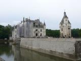 [Cliquez pour agrandir : 69 Kio] Chenonceau - Le château, sur le Cher.