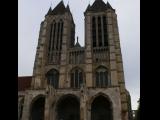 [Cliquez pour agrandir : 73 Kio] Noyon - La cathédrale : la façade.