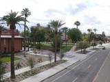 [Cliquez pour agrandir : 91 Kio] Phoenix - The Arizona State University: street and main building.