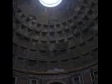 [Cliquez pour agrandir : 67 Kio] Rome - Le Panthéon : la coupole et son œil.