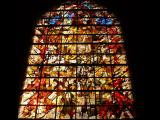 [Cliquez pour agrandir : 136 Kio] Douai - L'église Notre-Dame : vitrail.