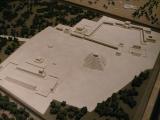 [Cliquez pour agrandir : 109 Kio] Monterrey - Le musée d'histoire mexicaine : maquette des pyramides de Chichén Itzá.