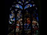 [Cliquez pour agrandir : 81 Kio] Lyon - L'église Saint-Nizier : vitrail représentant la vie de Jésus.