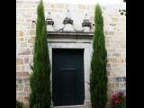 [Cliquez pour agrandir : 156 Kio] Saint-Pée-sur-Nivelle - L'église Saint-Pierre : porte latérale.