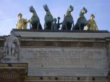 [Cliquez pour agrandir : 73 Kio] Paris - Le Louvre : détail de l'arc.