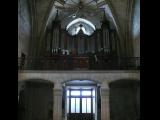 [Cliquez pour agrandir : 82 Kio] Saint-André-de-Cubzac - L'église Saint-André-du-Nom-de-Dieu : l'entrée et l'orgue.